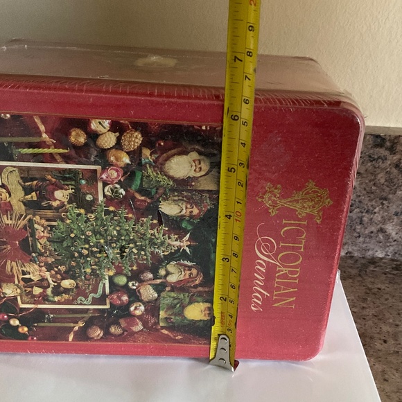 Hallmark Victorian Santas 1995 Second In A Series Sealed Collectible Tin - Picture 7 of 11